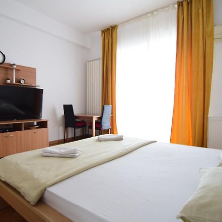 Resedinta Lui Calin - Calea Victoriei Near Royal Palace บูคาเรสต์ ภายนอก รูปภาพ