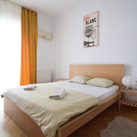 Resedinta Lui Calin - Calea Victoriei Near Royal Palace บูคาเรสต์ ภายนอก รูปภาพ
