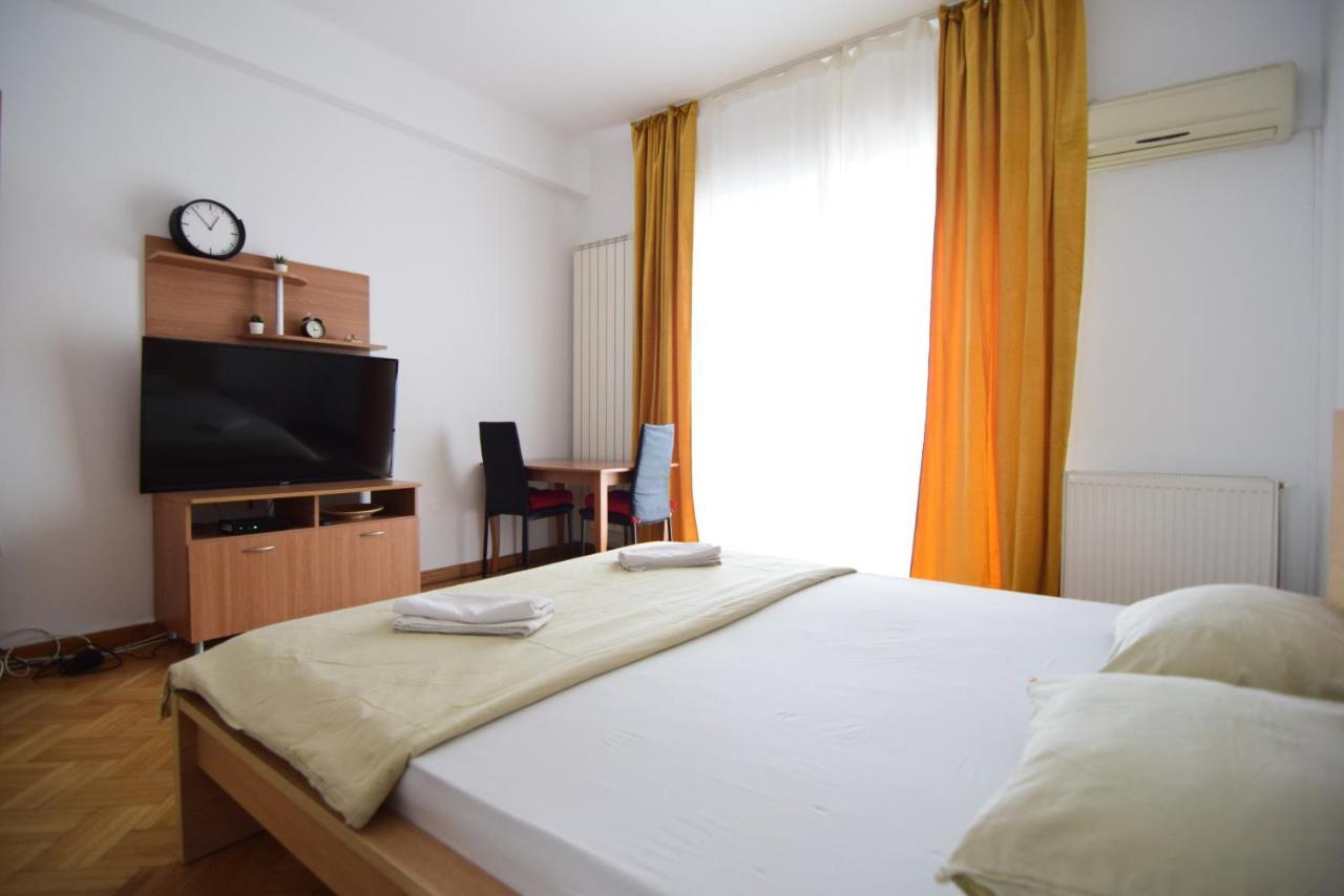 Resedinta Lui Calin - Calea Victoriei Near Royal Palace บูคาเรสต์ ภายนอก รูปภาพ