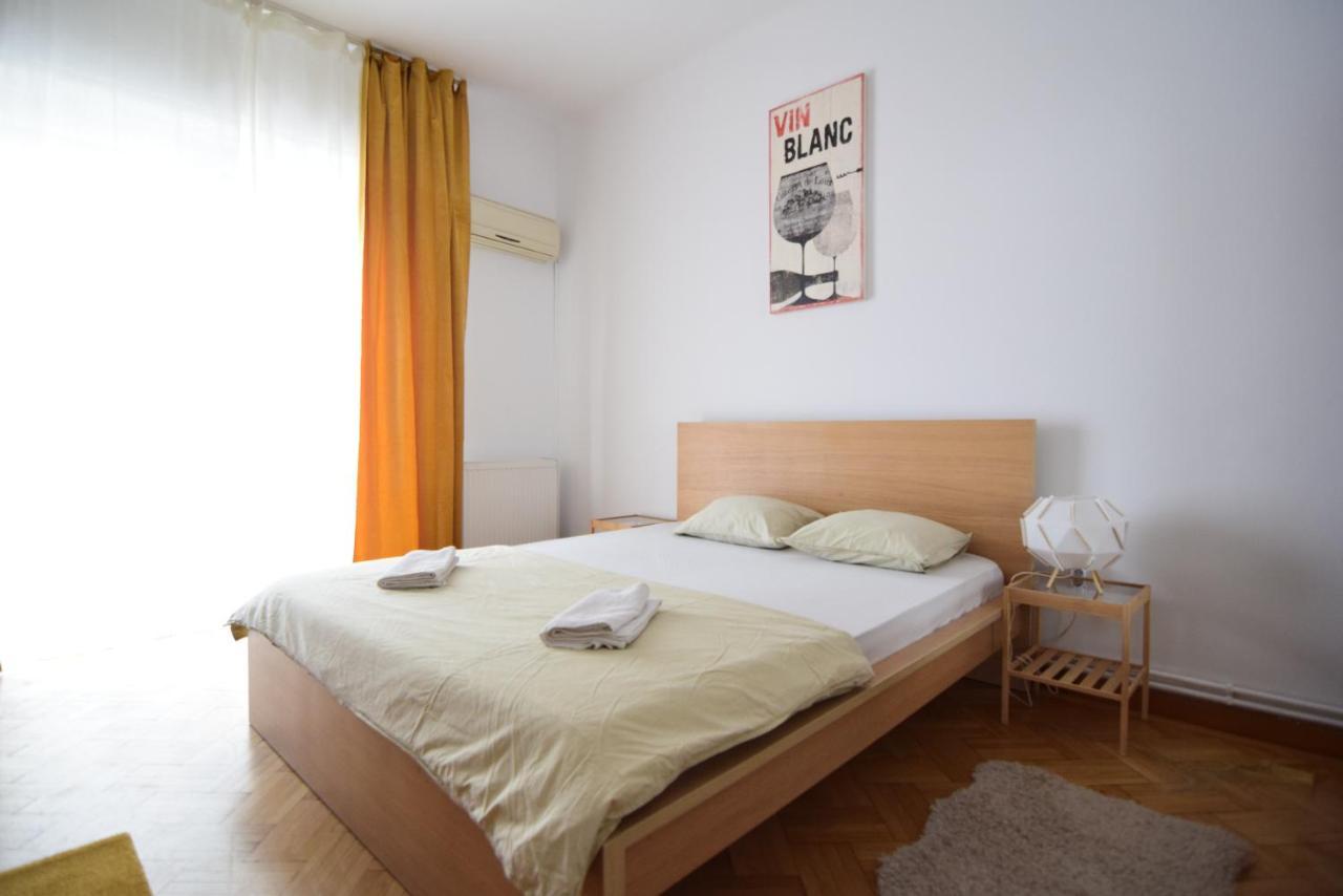 Resedinta Lui Calin - Calea Victoriei Near Royal Palace บูคาเรสต์ ภายนอก รูปภาพ