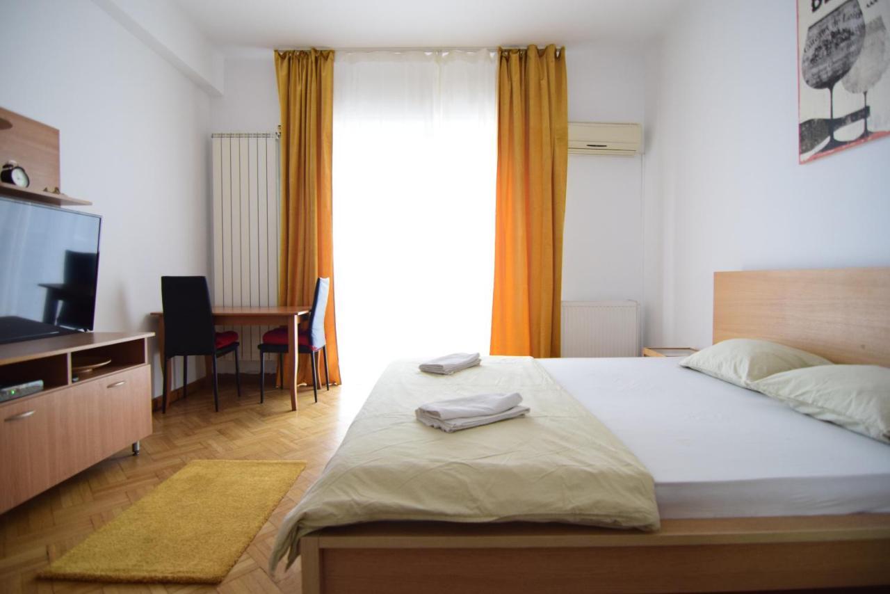 Resedinta Lui Calin - Calea Victoriei Near Royal Palace บูคาเรสต์ ภายนอก รูปภาพ