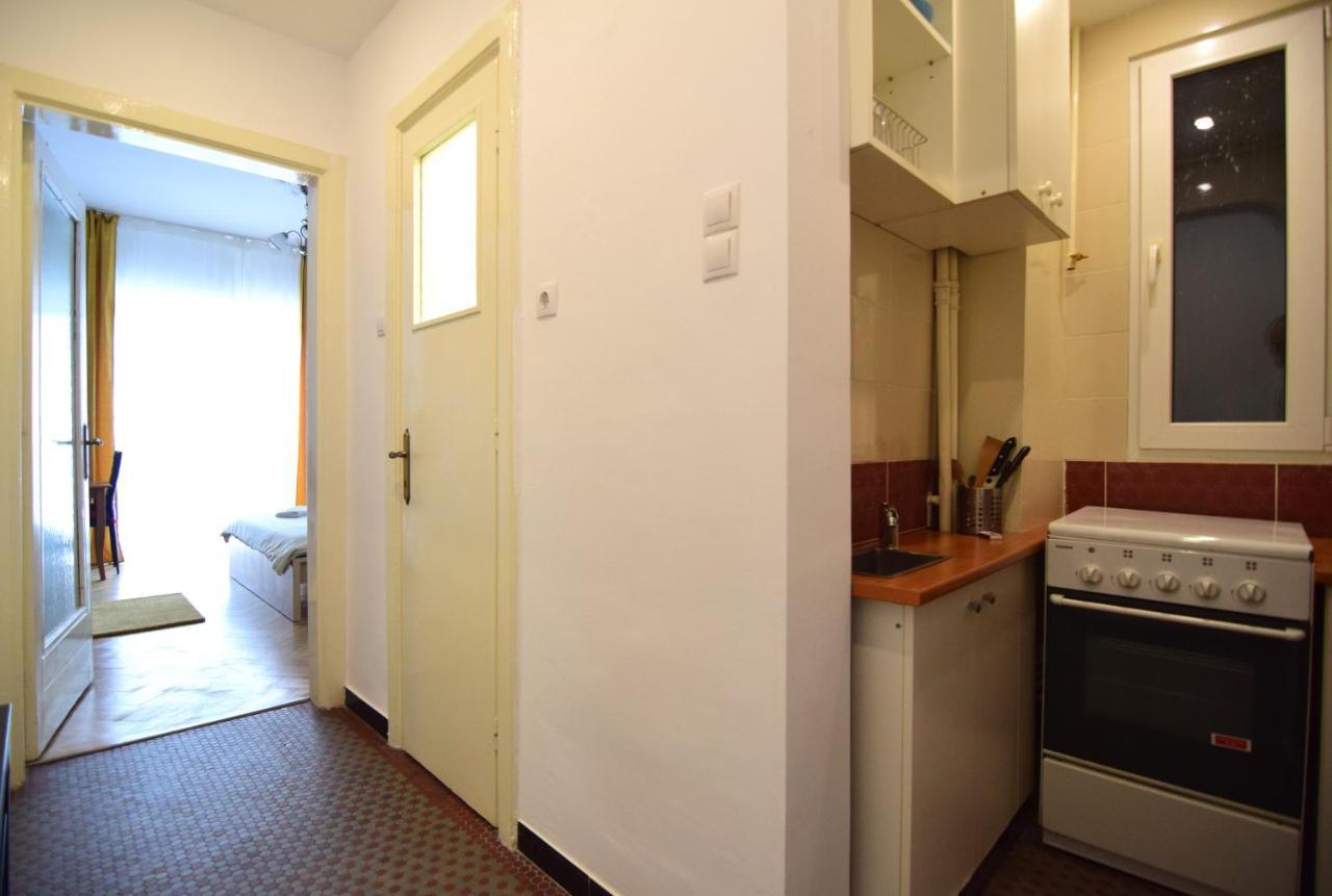 Resedinta Lui Calin - Calea Victoriei Near Royal Palace บูคาเรสต์ ภายนอก รูปภาพ